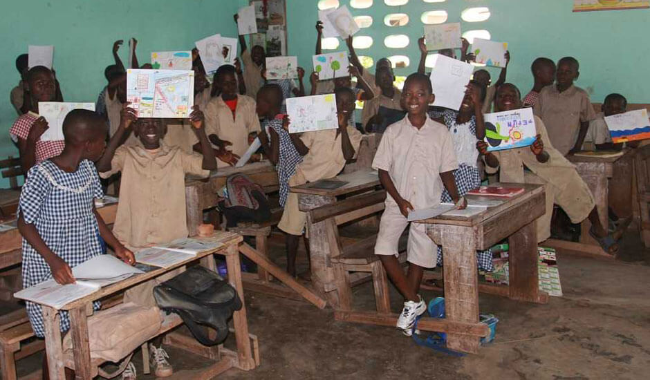 La moitié pour l'école en Afrique de Mme Marjan, <br> l'autre moitié pour un nouvel espace de jeu ?